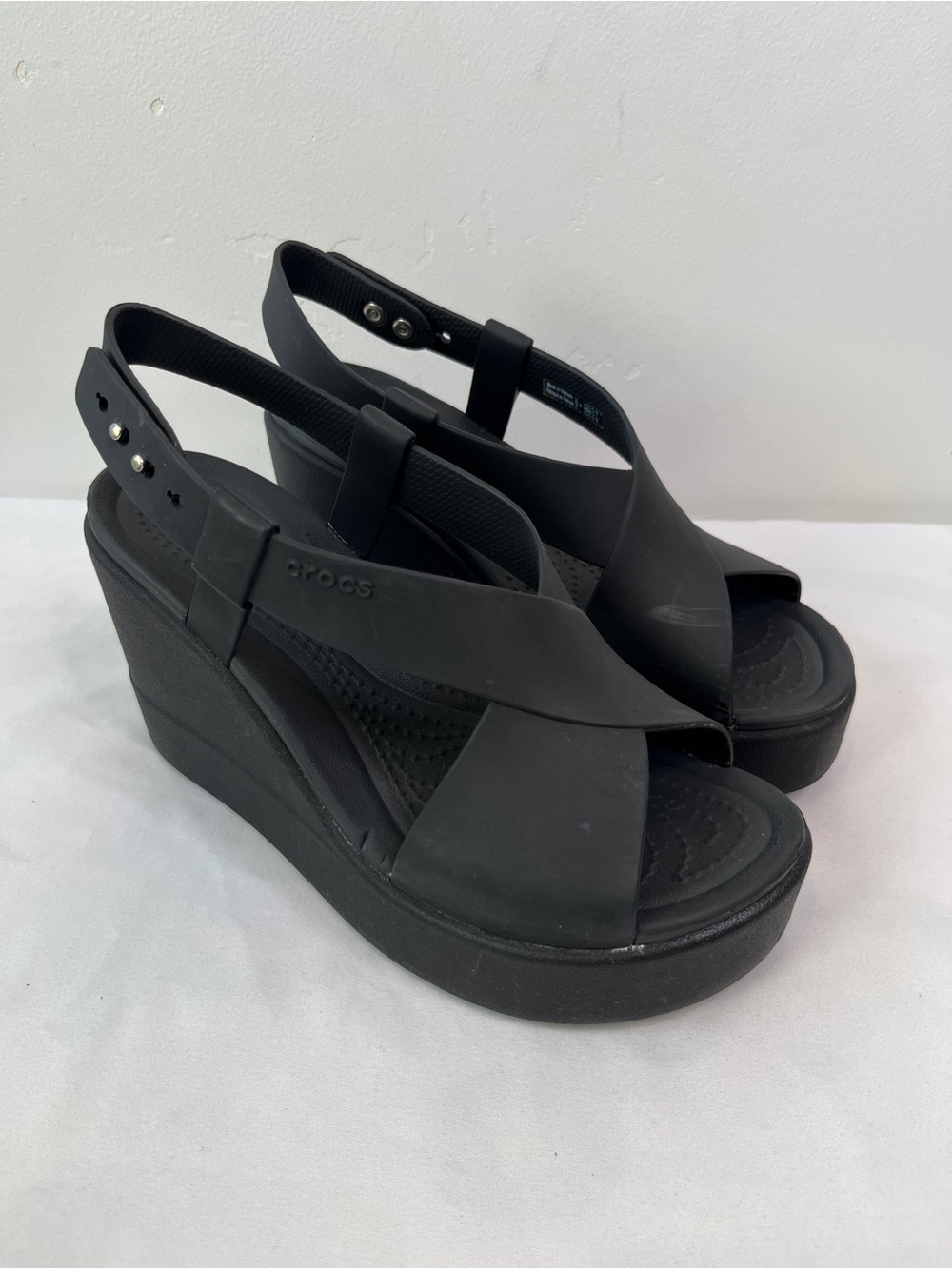 Crocs Brooklyn High Wedge Black Crisscross Platform Sandals Womens Size 5 W5